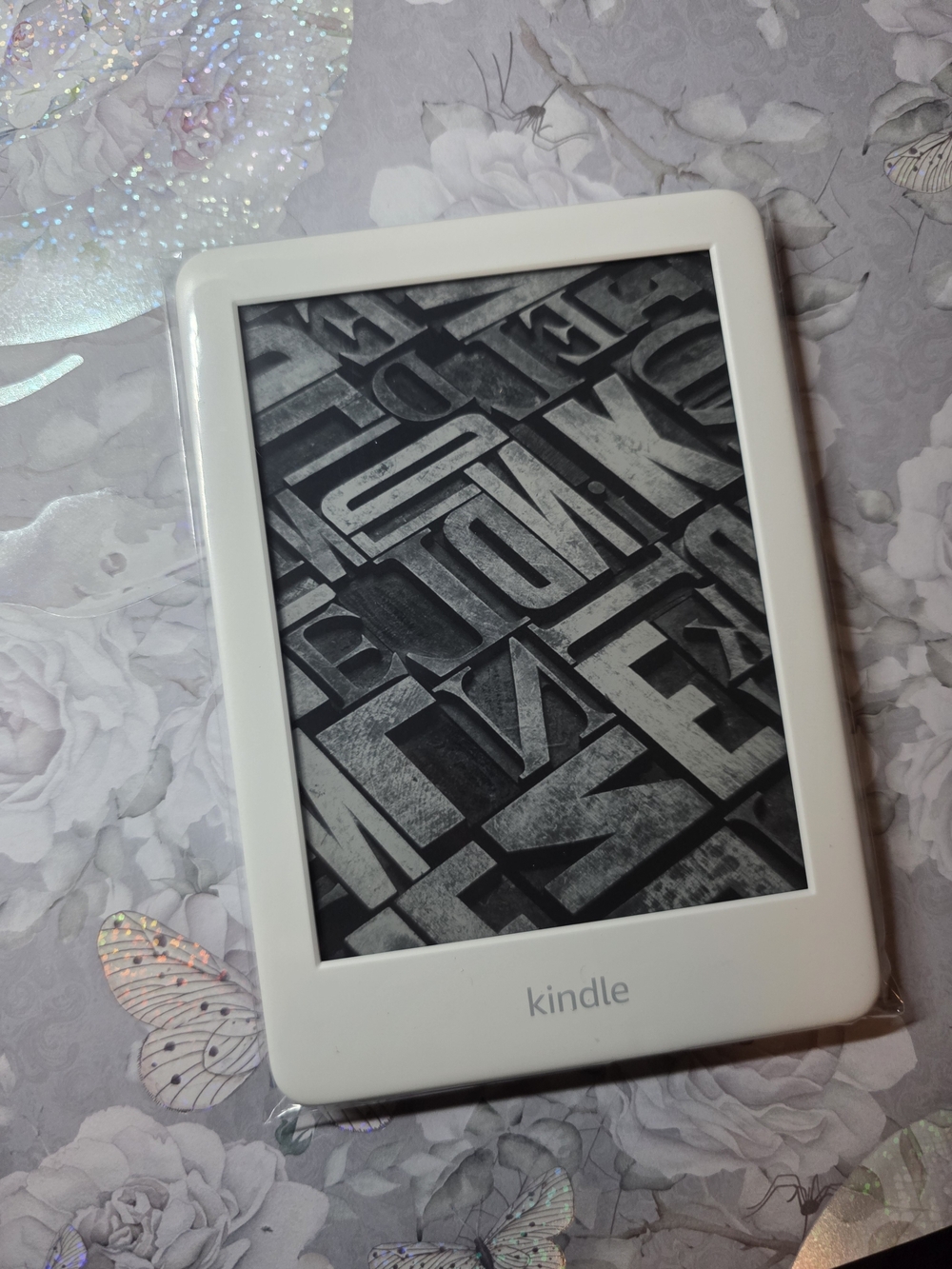 💛 Refurbished Kindle (2019 Release) - Picture 5 of 8